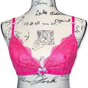 VICTORIA’S SECRET Very Sexy Unlined Plunge Hot Pink Lace Bra Size 32D